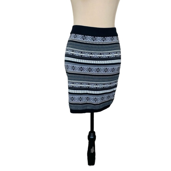 NWT Chelsea & Violet Knit Skirt (P) - Picture 1 of 10